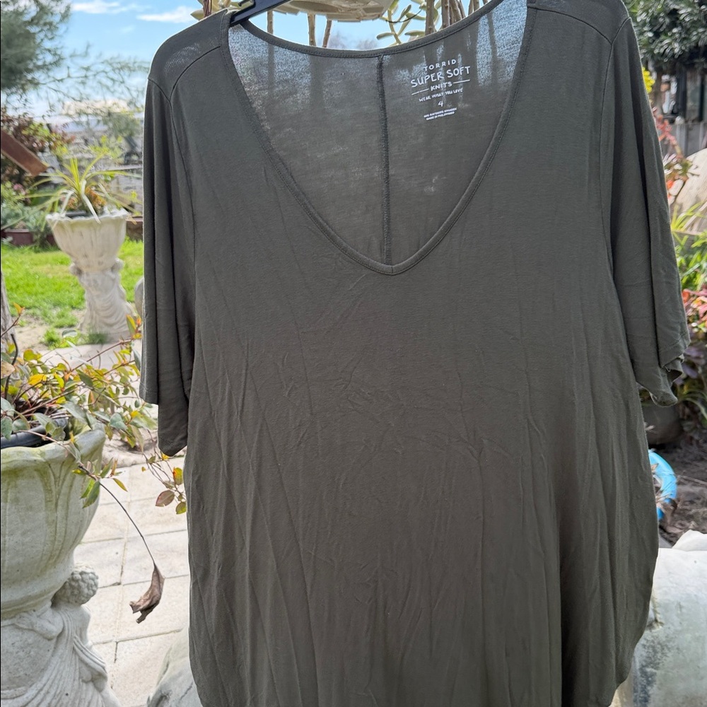 Torrid Super Soft V-Neck Tee - Dark Green